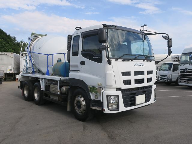 中古トラック いすゞコンクリートミキサー車 ＃2