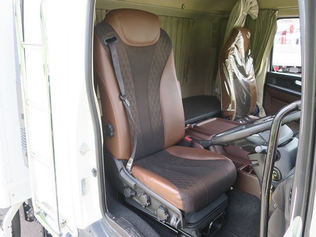 中古トラック 日野冷蔵冷凍車 ＃17