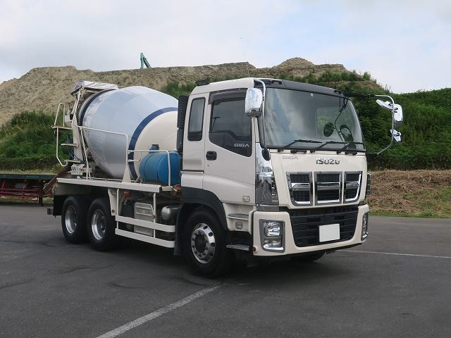 中古トラック いすゞコンクリートミキサー車 ＃2