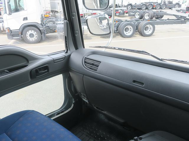 中古トラック いすゞコンクリートミキサー車 ＃13
