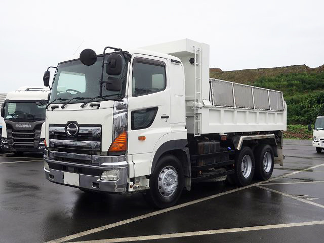  日野ダンプ