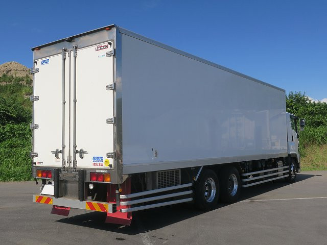 中古トラック いすゞ冷凍バン ＃3
