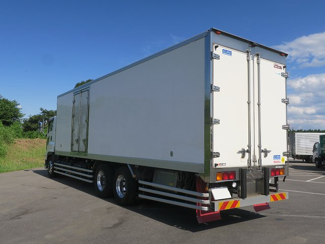 中古トラック いすゞ冷凍バン ＃4