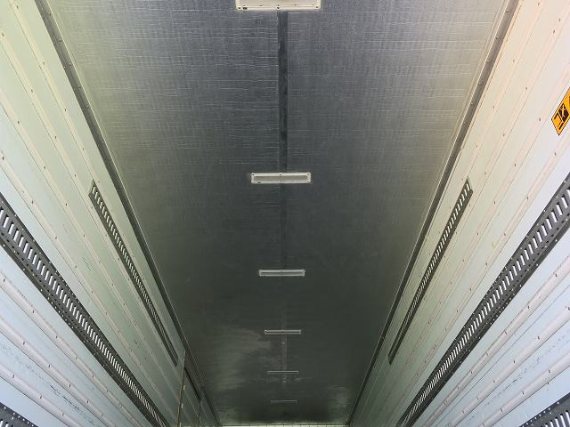 中古トラック いすゞ冷凍バン ＃8