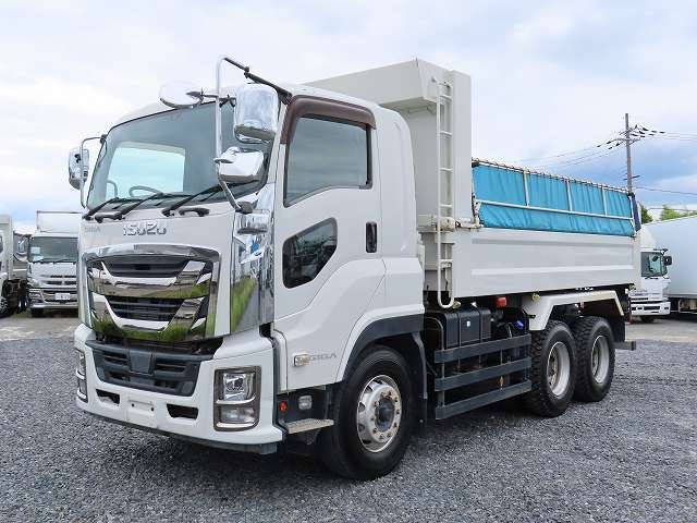 中古トラック　すゞギガ 大型ダンプ