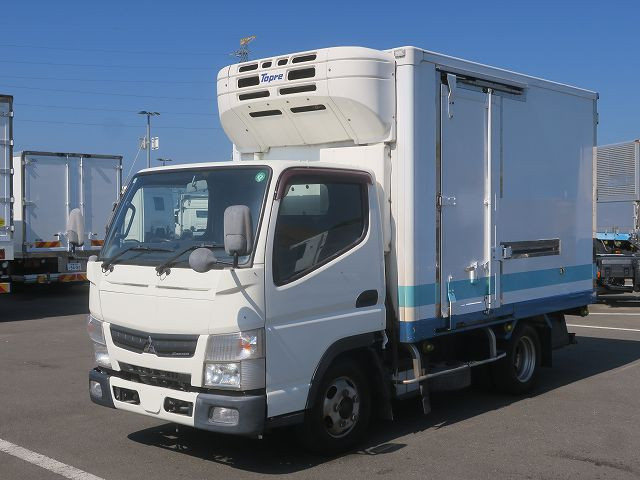  三菱ふそう冷凍バン
