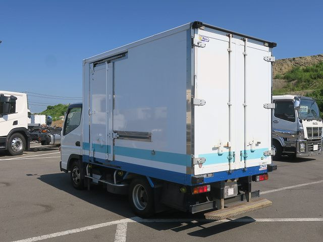 中古トラック 三菱ふそう冷凍バン ＃4