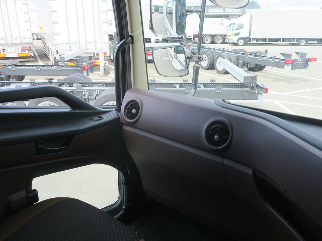 中古トラック 日野冷凍バン ＃16