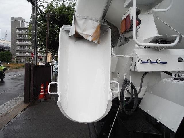 中古トラック 三菱ふそうコンクリートミキサー車 #8