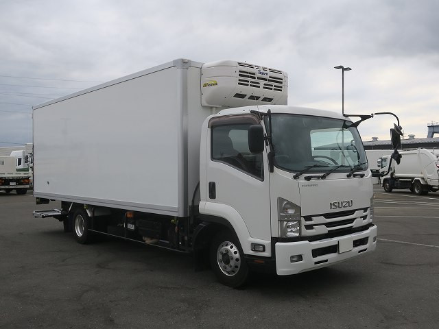 中古トラック いすゞ冷凍バン ＃2