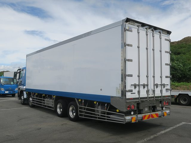 中古トラック 三菱ふそう冷凍バン ＃4