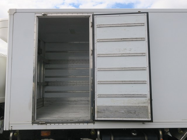 中古トラック いすゞ冷凍バン ＃6