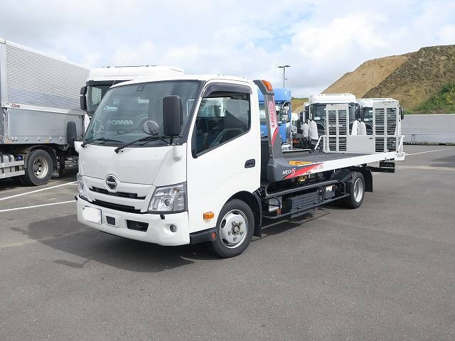 日野　車載車／キャリアカー／重機運搬車