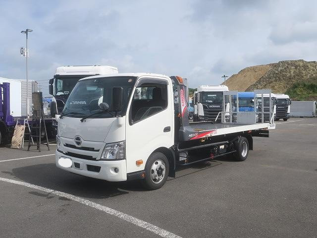日野　車載車／キャリアカー／重機運搬車