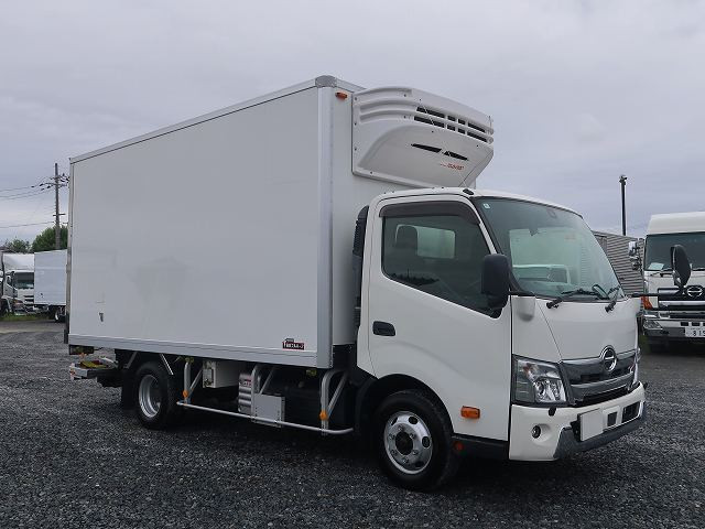 中古トラック 日野冷凍バン ＃2