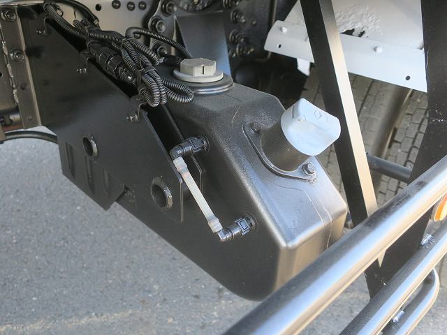 中古トラック 三菱ふそう ファイター 中型クレーン付
