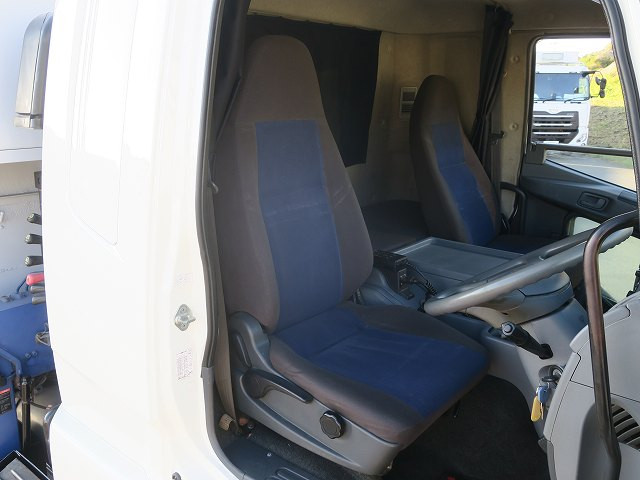 中古トラック 三菱ふそう ファイター 中型クレーン付