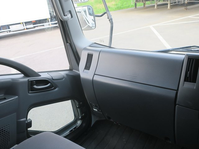 中古トラック いすゞ冷凍バン ＃12