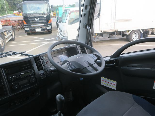 中古トラック いすゞ冷凍バン ＃13