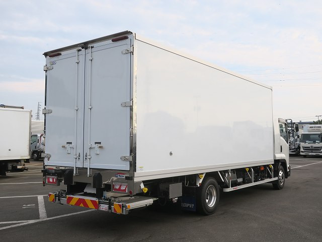中古トラック いすゞ冷凍バン ＃3
