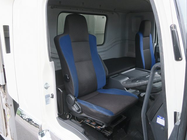 中古トラック いすゞ ギガ 大型アルミウィング