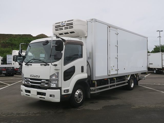 中古トラック いすゞ冷凍バン