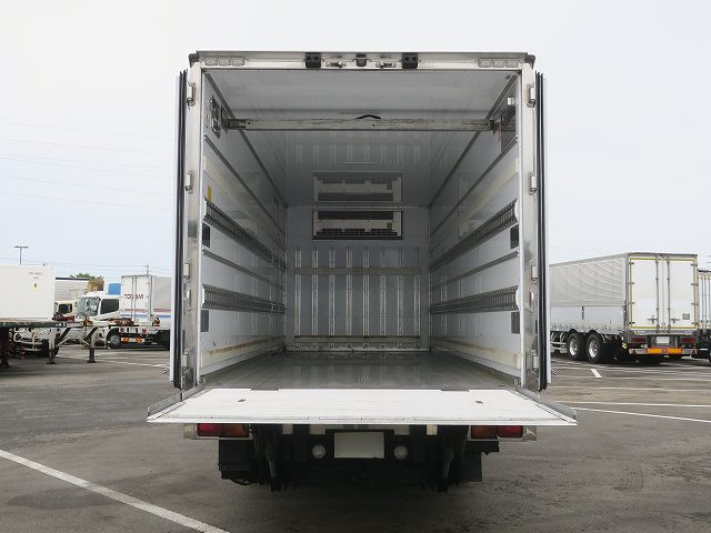 中古トラック いすゞ冷凍バン #7