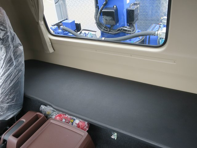 中古トラック 日野クレーン付き平ボディ ＃22
