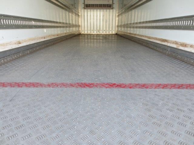 中古トラック いすゞ冷凍冷蔵車PG付き #9