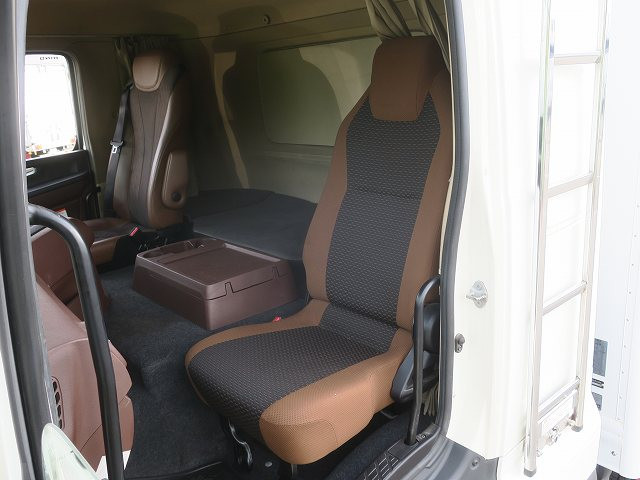 中古トラック 日野冷凍バン ＃21