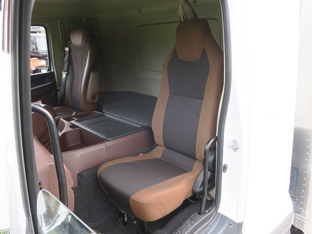 中古トラック 日野冷凍バン ＃22