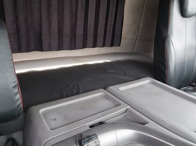 中古トラック UDトラックストラクタヘッド #23