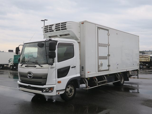  日野冷凍バン
