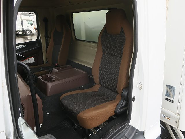 中古トラック 日野冷凍バン ＃22