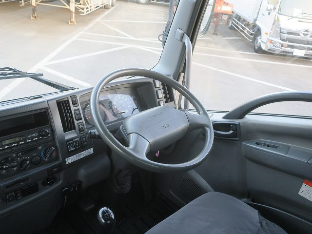 中古トラック いすゞパネルバン ＃15