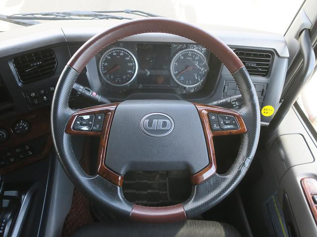中古トラック UDトラックストラクタヘッド #17