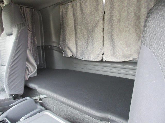 中古トラック いすゞ冷凍バン #23