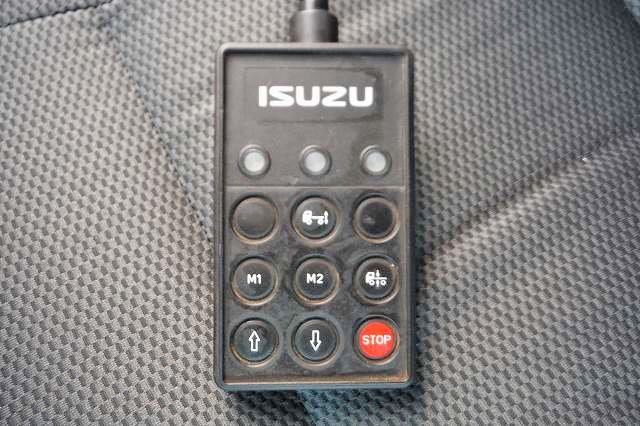 中古トラック いすゞ冷凍バン #19