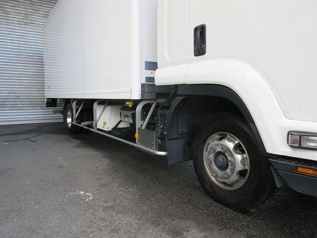 中古トラック いすゞ冷凍バン #9