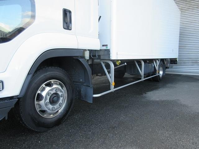 中古トラック いすゞ冷凍バン #10