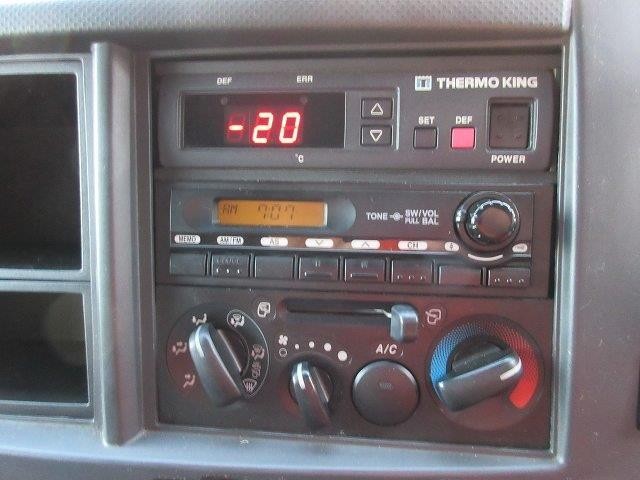 中古トラック いすゞ冷凍バン #18