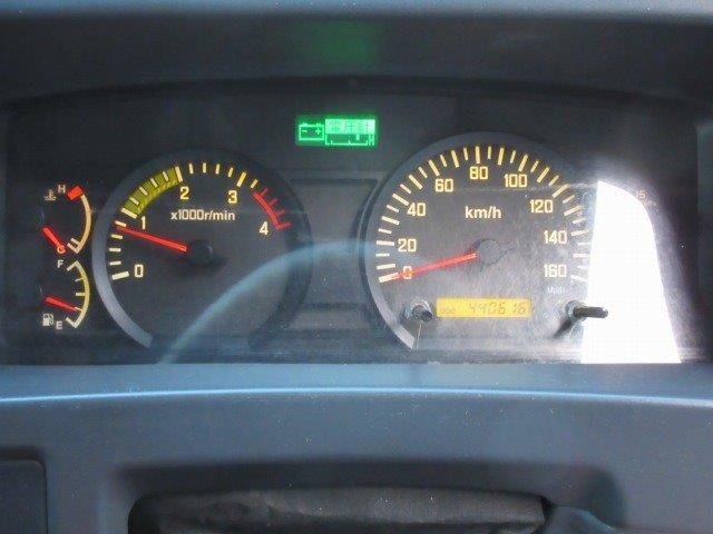 中古トラック いすゞ冷凍バン ＃16