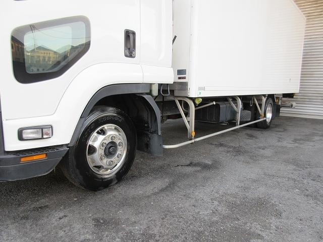 中古トラック いすゞ冷凍バン #11