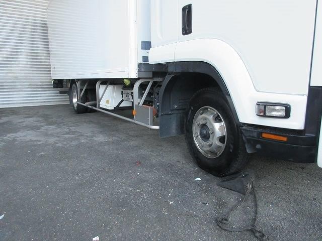 中古トラック いすゞ冷凍バン #9