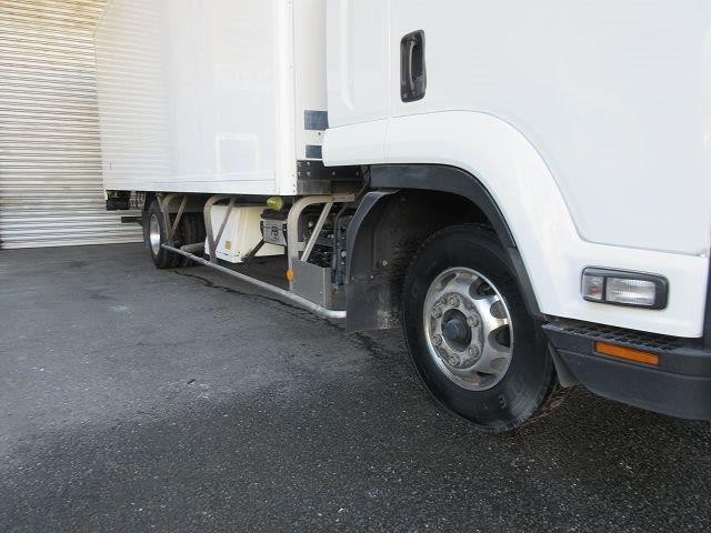 中古トラック いすゞ冷凍バン #9