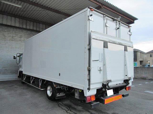 中古トラック いすゞ冷凍バン #4