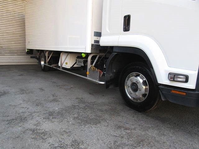 中古トラック いすゞ冷凍バン #9