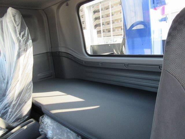 中古トラック いすゞ平ボディクレーン付 ＃24