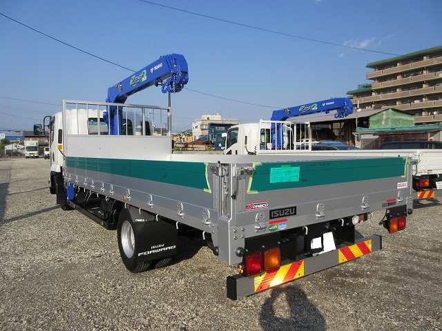 中古トラック いすゞ平ボディクレーン付 ＃4