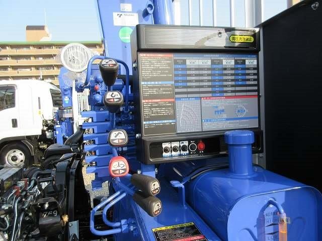 中古トラック いすゞ平ボディクレーン付 ＃10